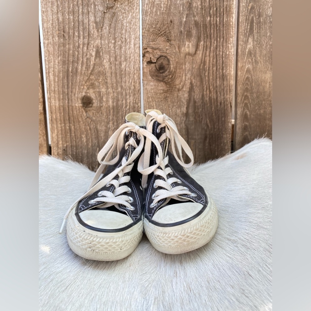 Converse // black // lace up